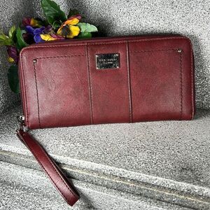 Relic Burgundy Faux Vegan Leather Large Capacity Wristlet Wallet
